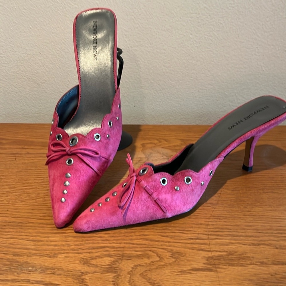 NWOT-Pink suede, mule pumps. Ladies size 10.
